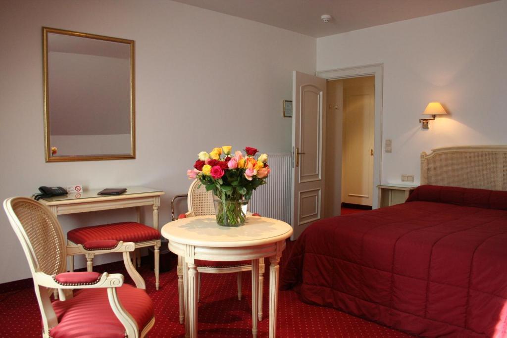 Walburg Hotel